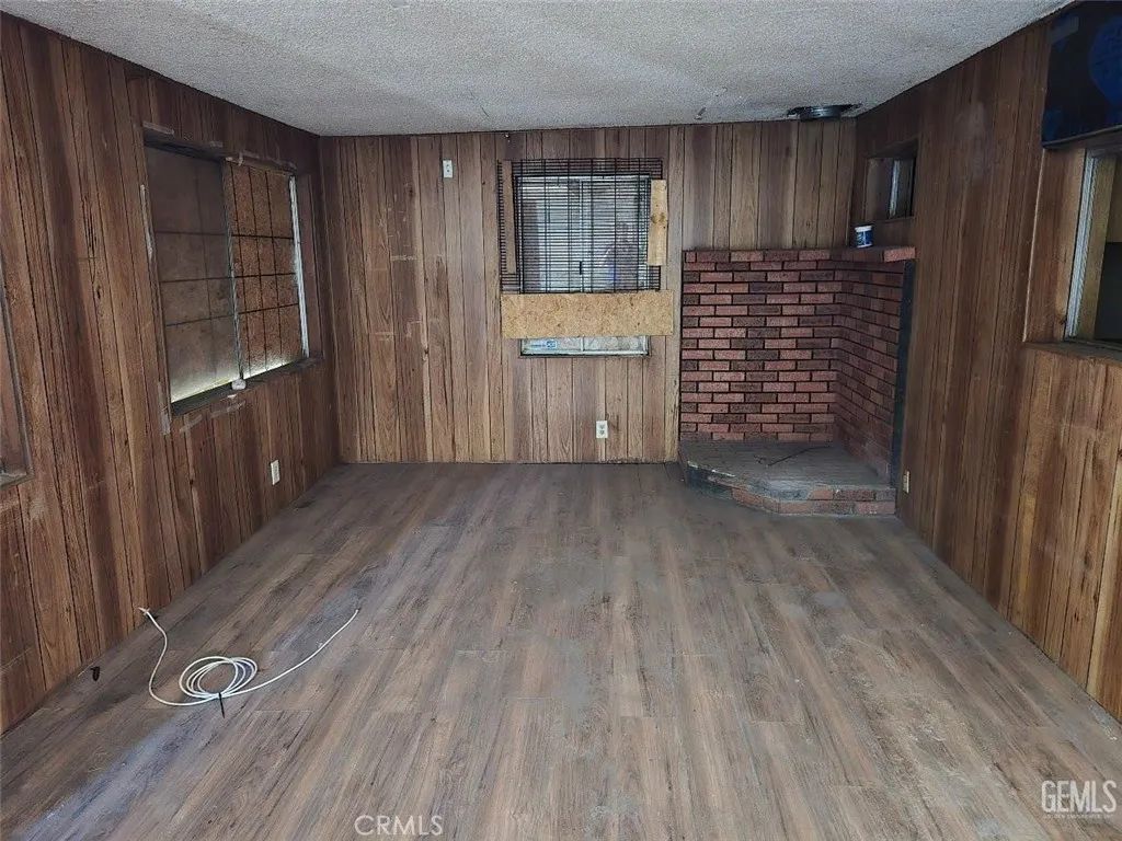 2230 Harnage Street, Mountain Mesa, CA 93240