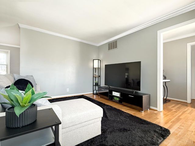 1049 New London Road, Hamilton, OH 45013