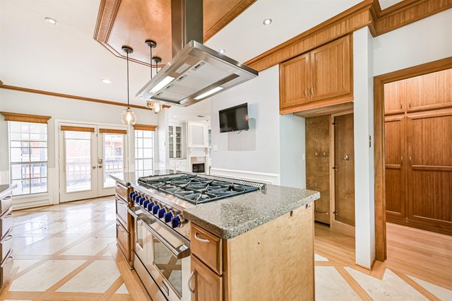 920 Grove Road, Clear Lake Shores, TX 77565