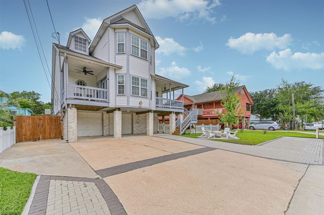 920 Grove Road, Clear Lake Shores, TX 77565