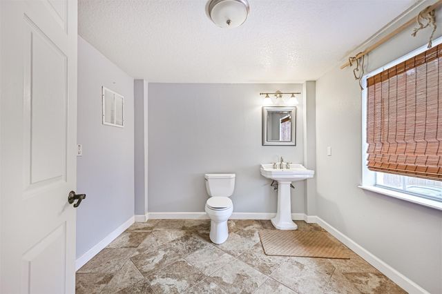 920 Grove Road, Clear Lake Shores, TX 77565