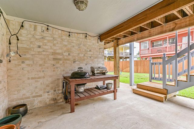 920 Grove Road, Clear Lake Shores, TX 77565