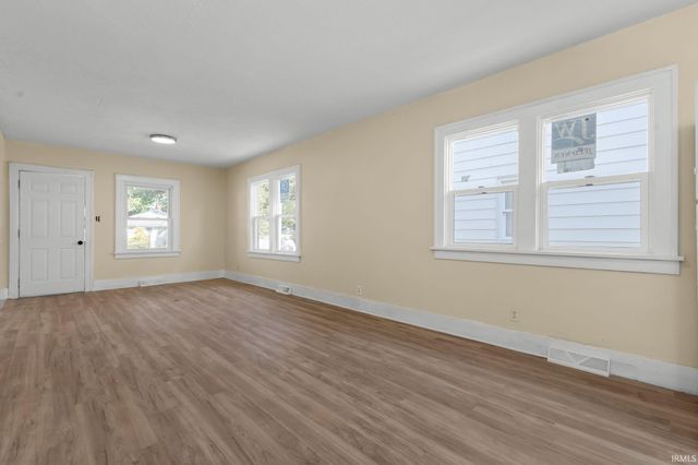 1618 Elwood Avenue, South Bend, IN 46628