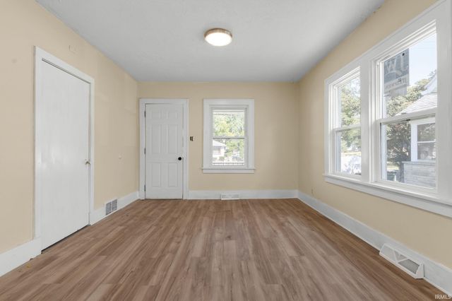 1618 Elwood Avenue, South Bend, IN 46628