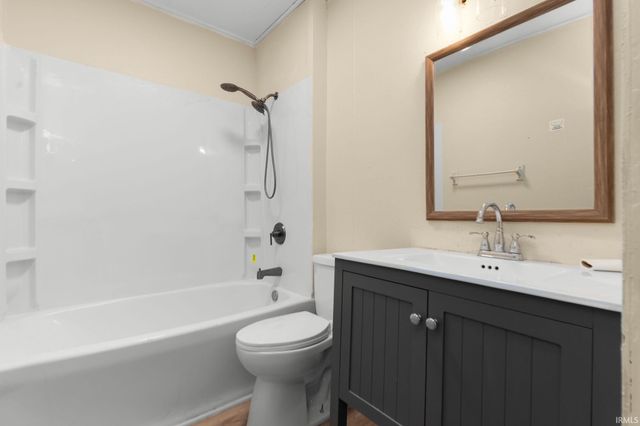 1618 Elwood Avenue, South Bend, IN 46628