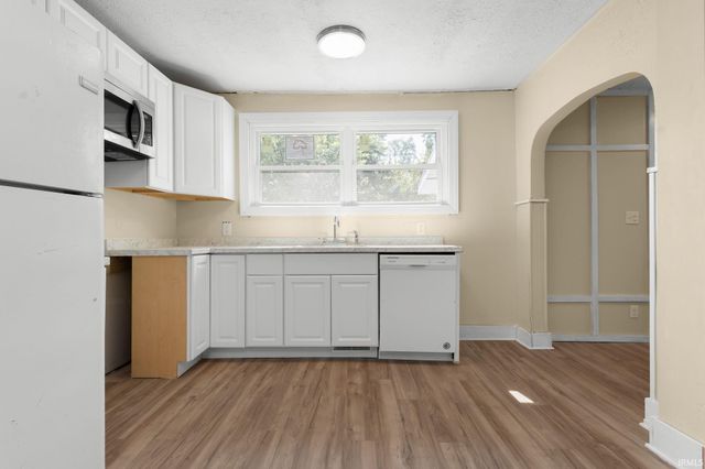 1618 Elwood Avenue, South Bend, IN 46628