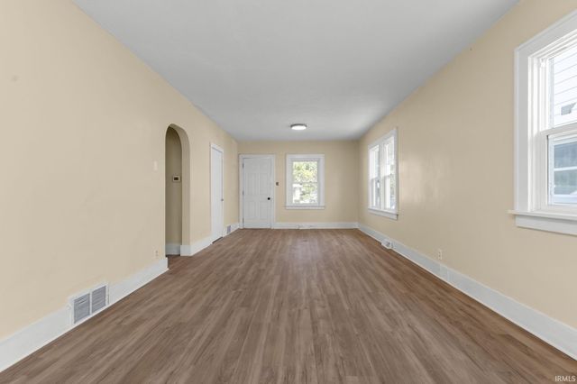 1618 Elwood Avenue, South Bend, IN 46628