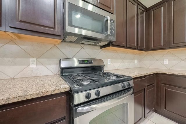 3 Tidwillow Place, The Woodlands, TX 77375