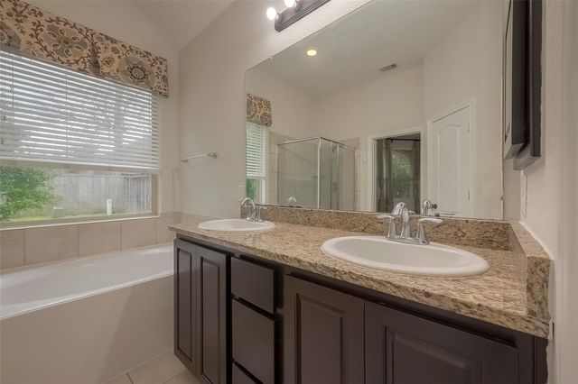 3 Tidwillow Place, The Woodlands, TX 77375