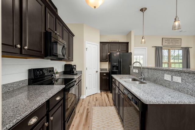 5003 Hemlock Ct, Spring Hill, TN 37174