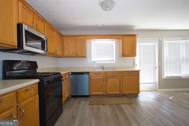 3292 Shady Valley Court, Loganville, GA 30052