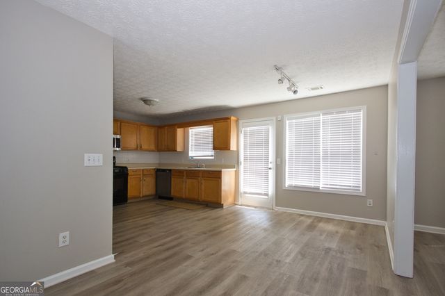 3292 Shady Valley Court, Loganville, GA 30052