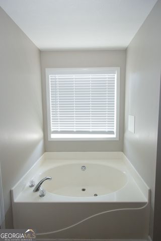 3292 Shady Valley Court, Loganville, GA 30052