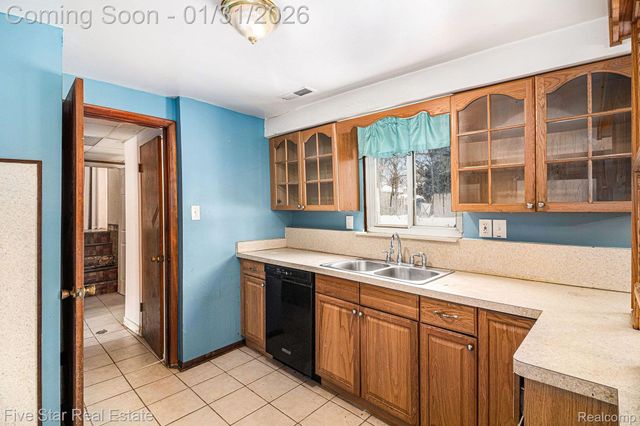 669 Provincetown Road, Auburn Hills, MI 48326