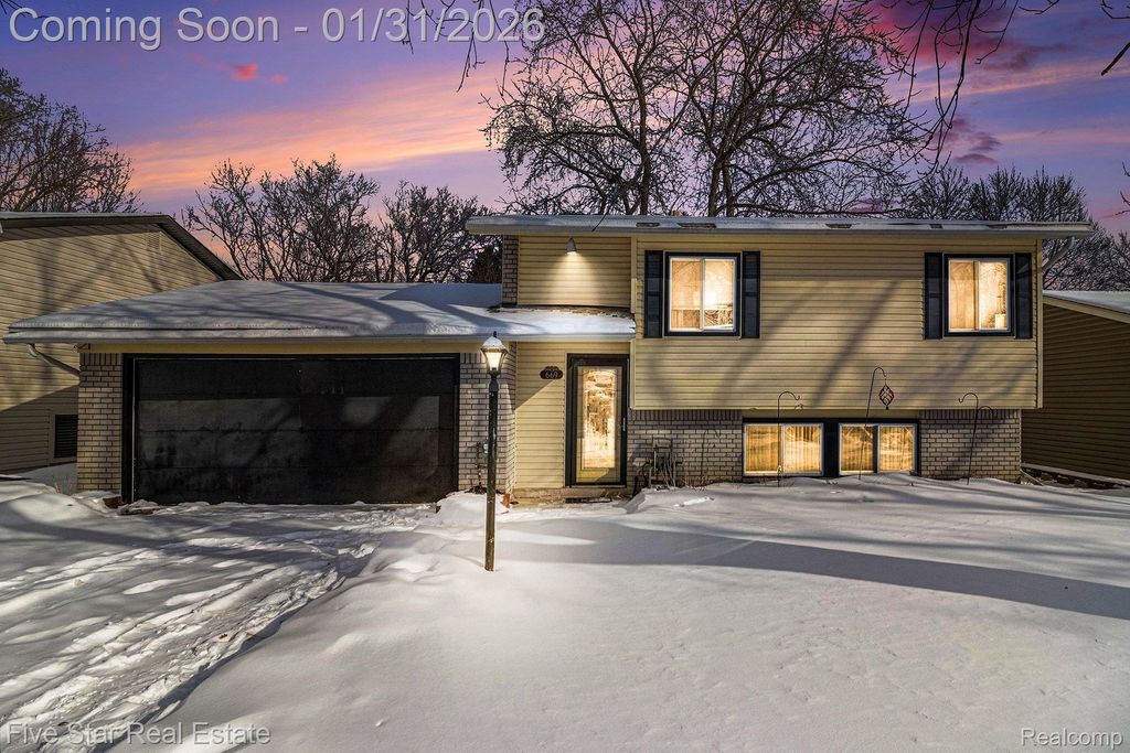 669 Provincetown Road, Auburn Hills, MI 48326