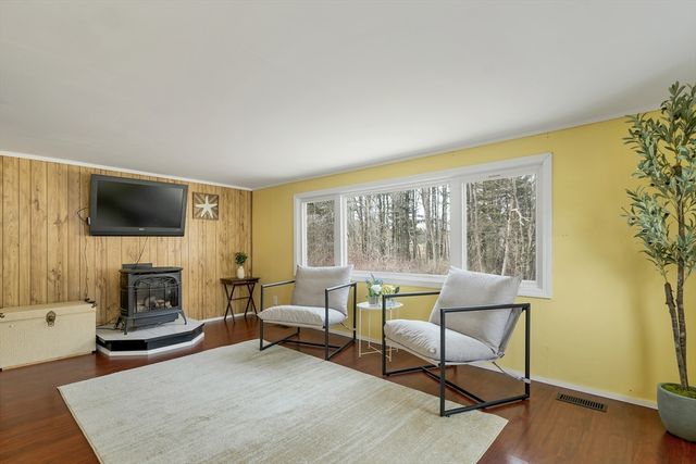 11 A Street, Seabrook, NH 03874