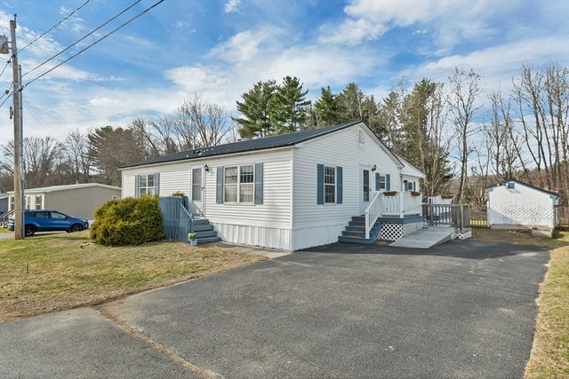 11 A Street, Seabrook, NH 03874