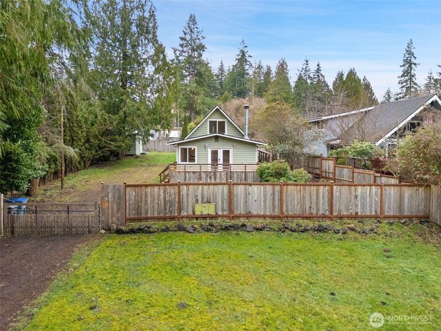 371 E Lakeshore Drive W, Shelton, WA 98584