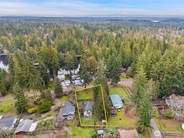371 E Lakeshore Drive W, Shelton, WA 98584