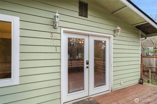 371 E Lakeshore Drive W, Shelton, WA 98584