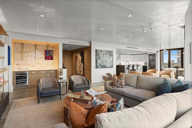 3433 Westheimer Road 1005, Houston, TX 77027