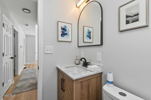 40 Sherwood Drive, Colonie, NY 12110