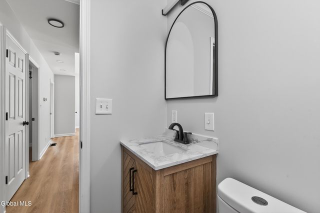 40 Sherwood Drive, Colonie, NY 12110