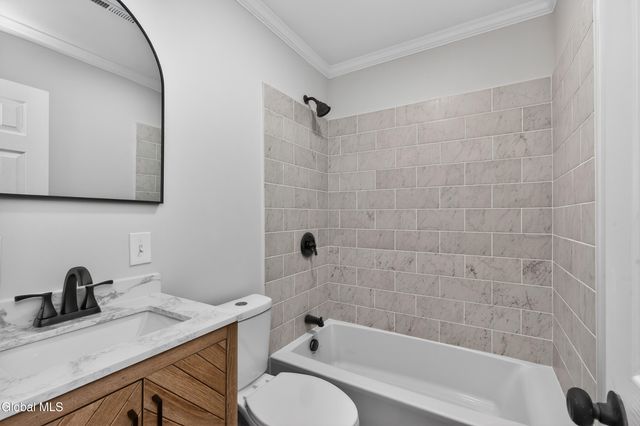 40 Sherwood Drive, Colonie, NY 12110