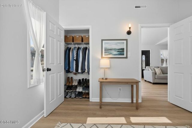 40 Sherwood Drive, Colonie, NY 12110