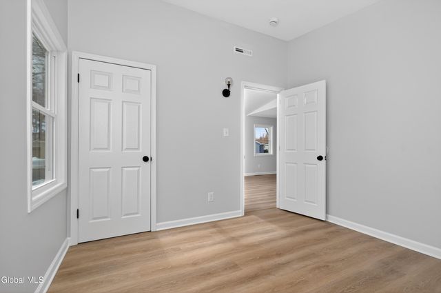 40 Sherwood Drive, Colonie, NY 12110