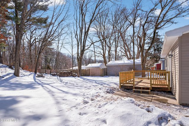 40 Sherwood Drive, Colonie, NY 12110