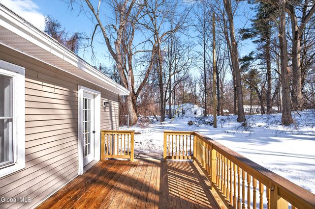 40 Sherwood Drive, Colonie, NY 12110