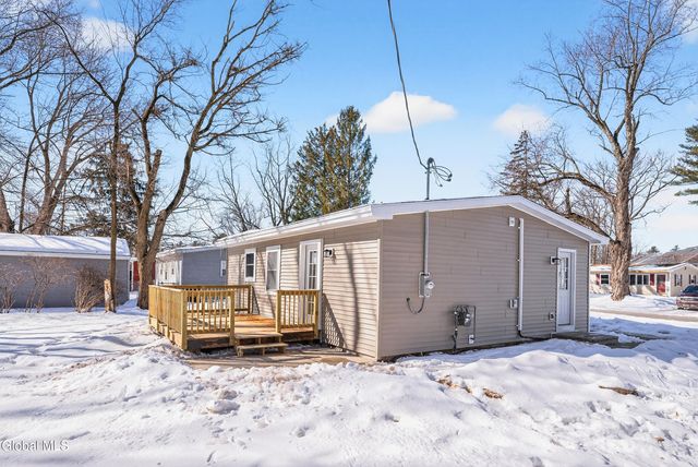 40 Sherwood Drive, Colonie, NY 12110