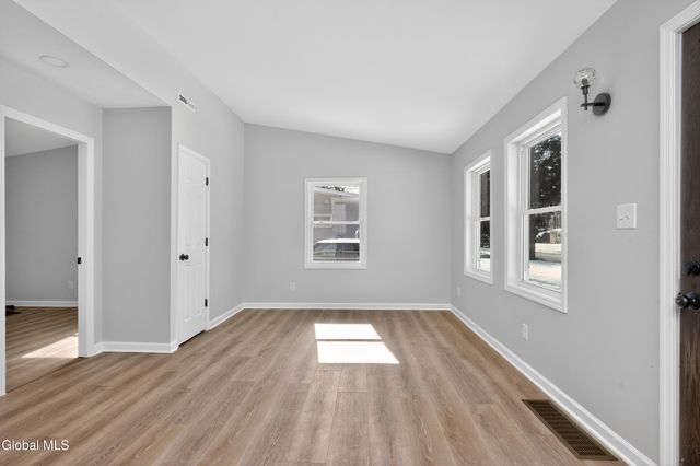 40 Sherwood Drive, Colonie, NY 12110