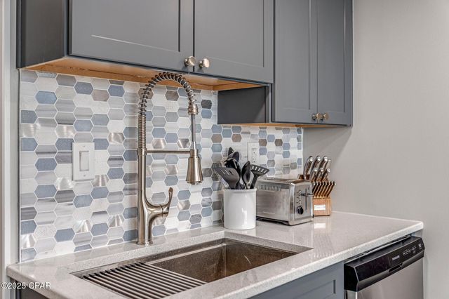 9850 S Thomas Drive 401W, Panama City, FL 32408