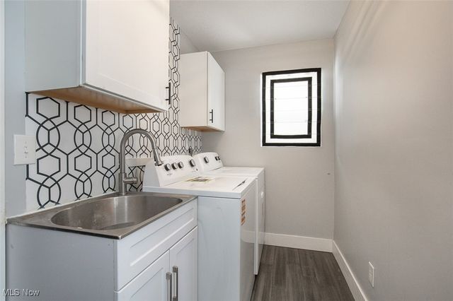 6598 Richmond Road, Oakwood Village, OH 44146