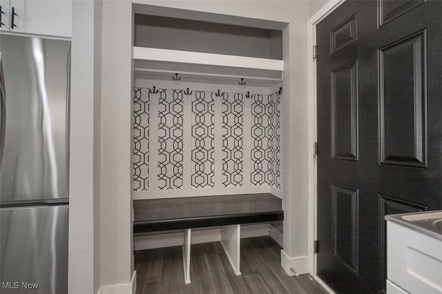 6598 Richmond Road, Oakwood Village, OH 44146