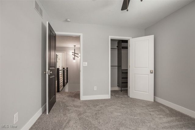 6598 Richmond Road, Oakwood Village, OH 44146