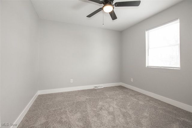 6598 Richmond Road, Oakwood Village, OH 44146