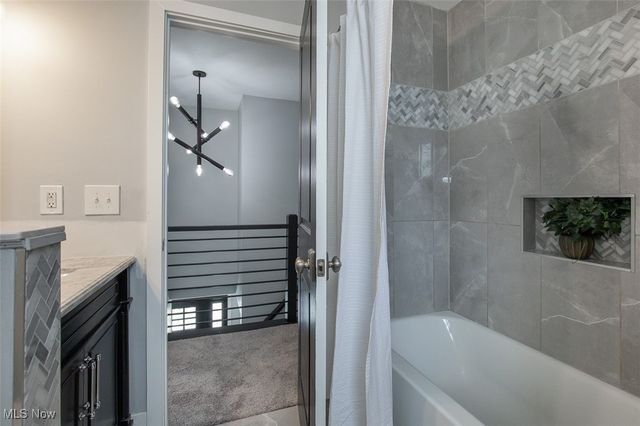 6598 Richmond Road, Oakwood Village, OH 44146