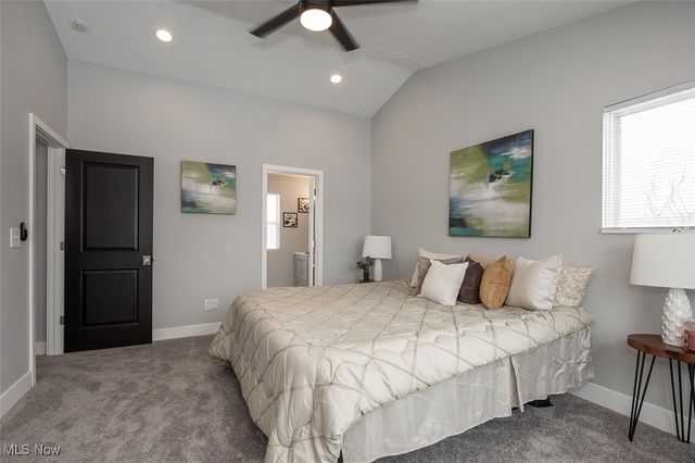 6598 Richmond Road, Oakwood Village, OH 44146