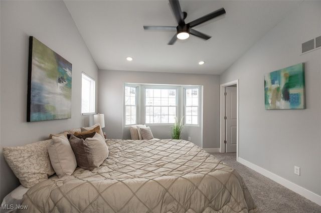 6598 Richmond Road, Oakwood Village, OH 44146