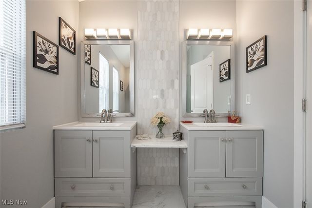 6598 Richmond Road, Oakwood Village, OH 44146