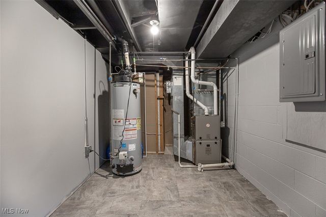 6598 Richmond Road, Oakwood Village, OH 44146