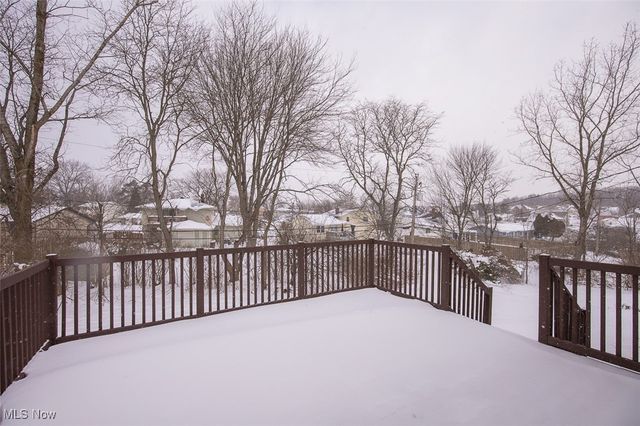 6598 Richmond Road, Oakwood Village, OH 44146