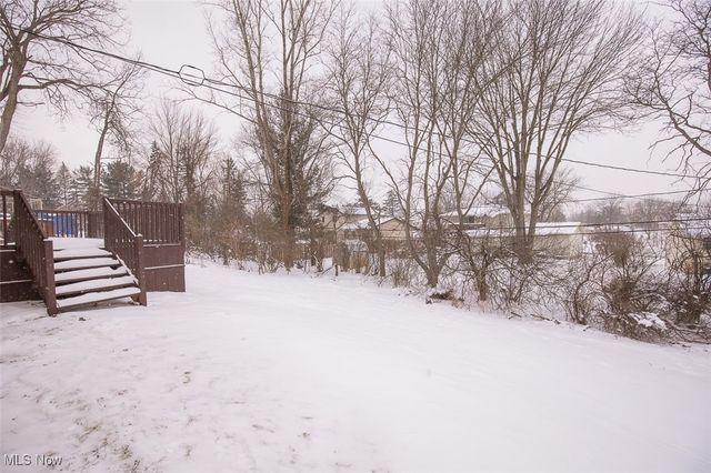 6598 Richmond Road, Oakwood Village, OH 44146