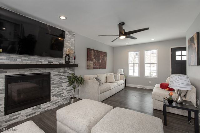 6598 Richmond Road, Oakwood Village, OH 44146