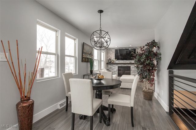 6598 Richmond Road, Oakwood Village, OH 44146