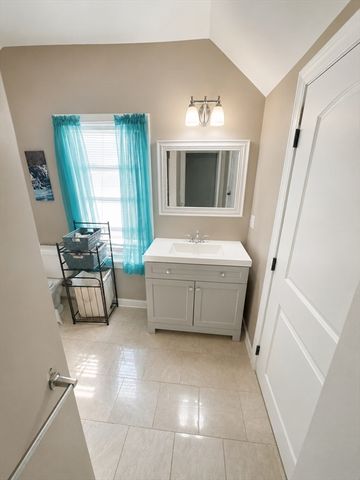 177 Anthony St, Fall River, MA 02721