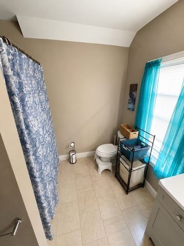 177 Anthony St, Fall River, MA 02721